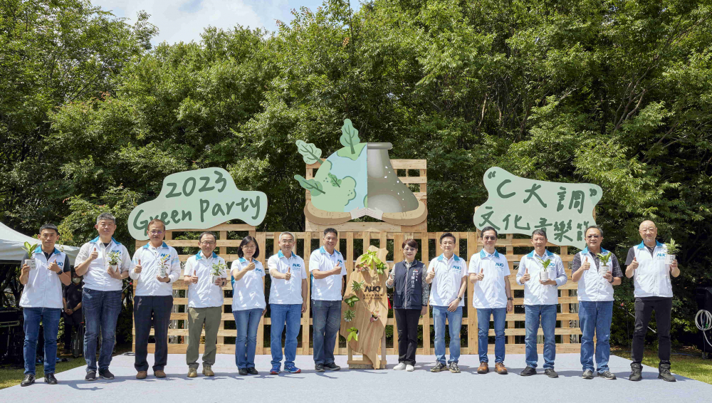友達光電攜手供應商夥伴及台中市政府，共同倡議及推廣加樹減塑、節能減碳的淨零綠生活